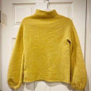 DEMYLEE NY: $10 Women’s Small Turtleneck Sweater (Yellow)
